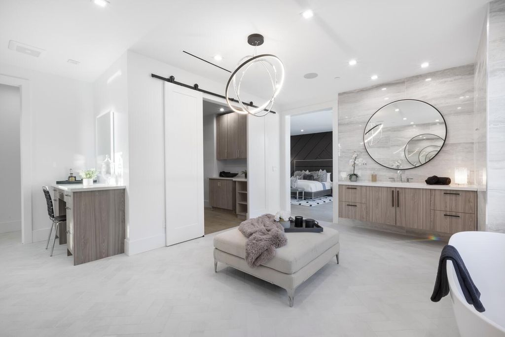 The Home in Encino is a brilliantly designed contemporary residence offers warm, indoor outdoor living with luxurious finishes now available for sale. This home located at 16706 Magnolia, Encino, California