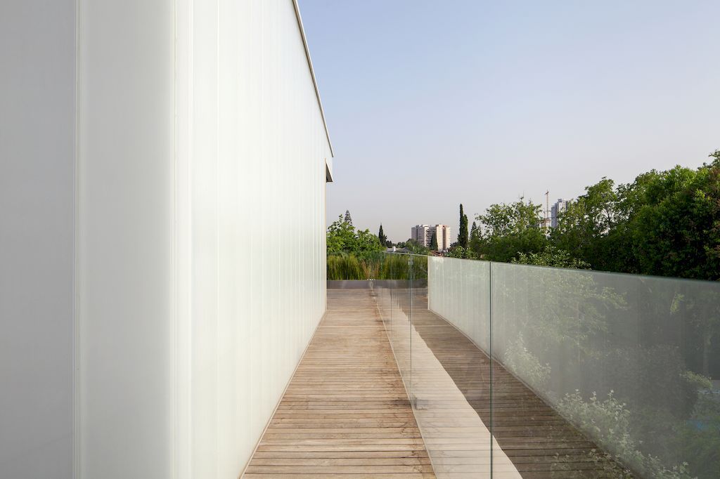 Concrete Cut house a Home of Concrete and Glass by Pitsou Kedem 17
