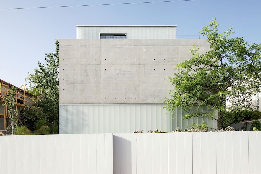 Concrete Cut house a Home of Concrete and Glass by Pitsou Kedem 3