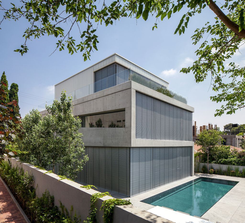 Concrete Cut house a Home of Concrete and Glass by Pitsou Kedem 7