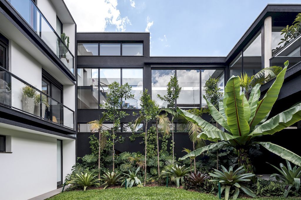 EL House in Brazil by Estudio Centro Arquitetura e Urbanismo 25