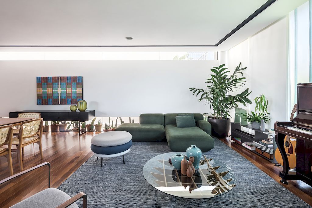 EL House in Brazil by Estudio Centro Arquitetura e Urbanismo 6