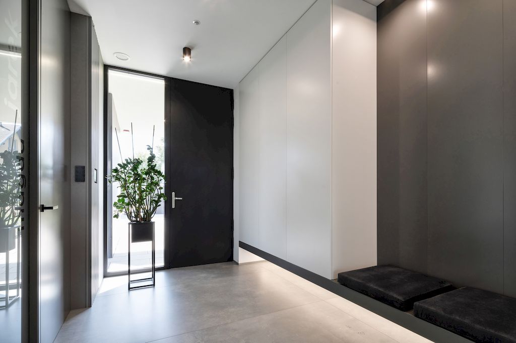 House on One Level with Impressive Exterior by RS Robert Skitek 48