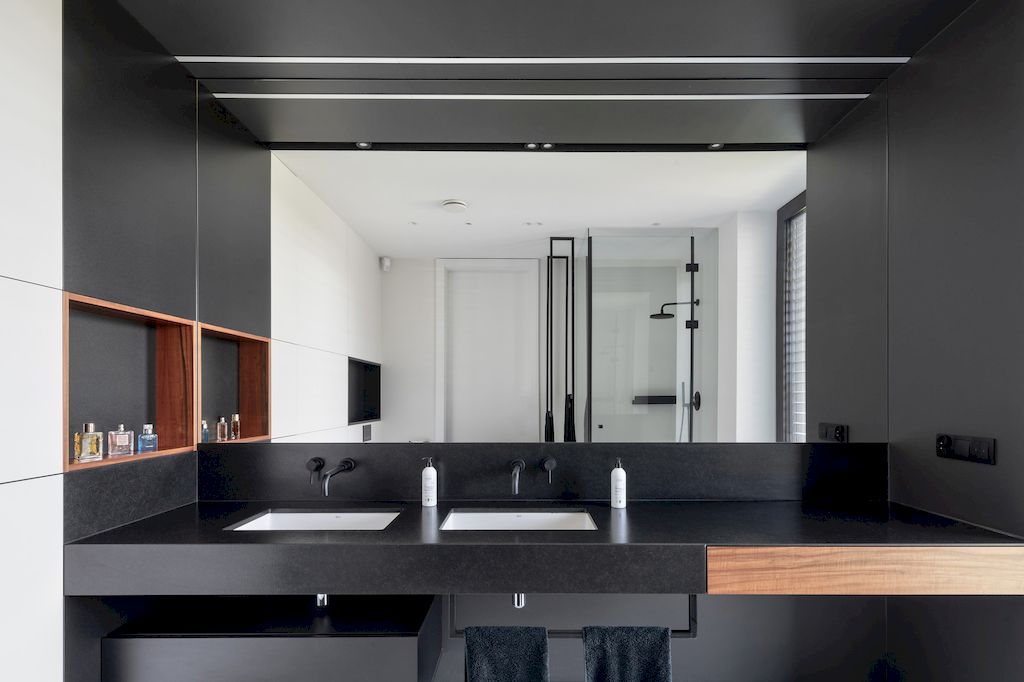 House on One Level with Impressive Exterior by RS Robert Skitek 53
