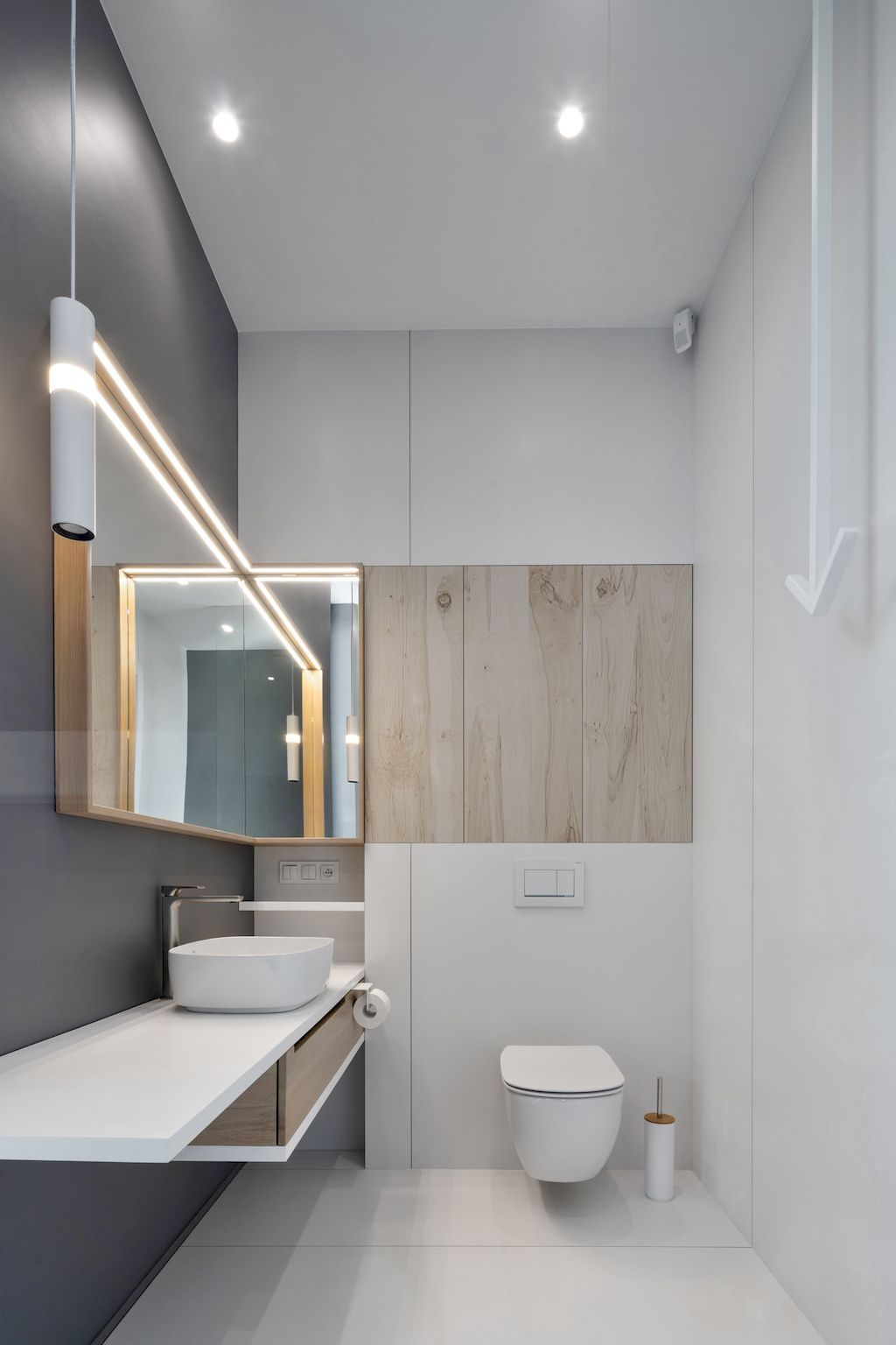 House on One Level with Impressive Exterior by RS + Robert Skitek