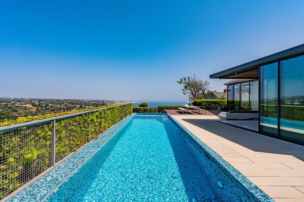The Home in Pacific Palisades is a masterpiece crafted by renowned architect Stephen Kanner takes full advantage of the breathtaking panoramas now available for sale. This home located at 266 Quadro Vecchio Dr, Pacific Palisades, California