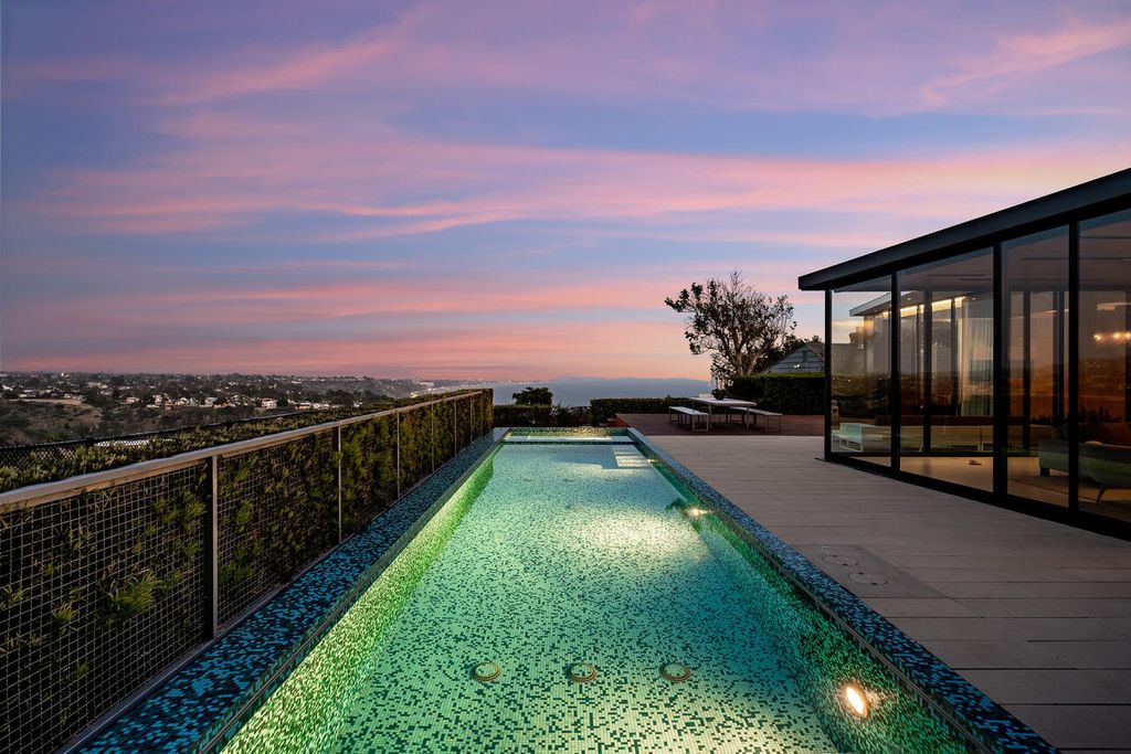 The Home in Pacific Palisades is a masterpiece crafted by renowned architect Stephen Kanner takes full advantage of the breathtaking panoramas now available for sale. This home located at 266 Quadro Vecchio Dr, Pacific Palisades, California