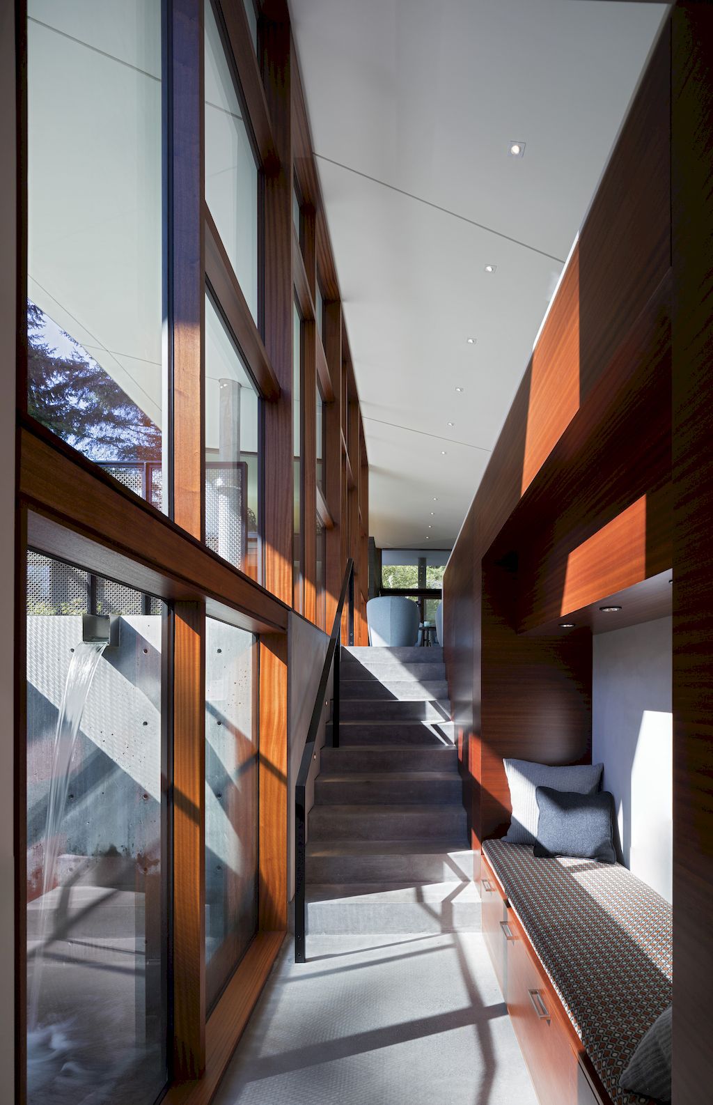 Inside Outside House in Washington by David Coleman Architecture 17