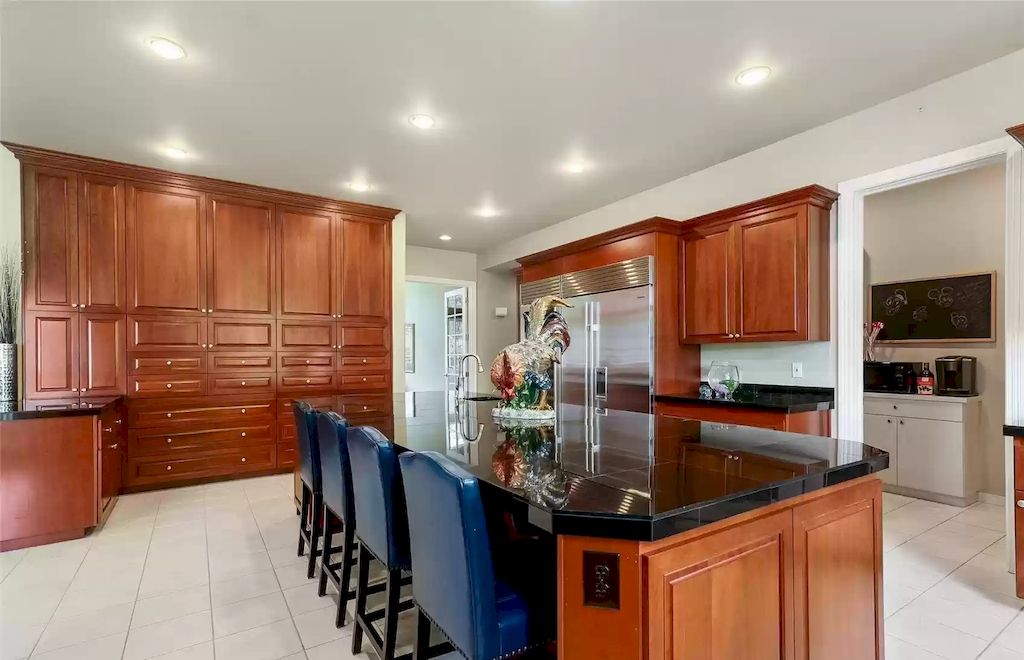 The Estate in Washington is a luxurious home located in a coveted luxury gated community now available for sale. This home located at 7120 259th Place NE, Redmond, Washington; offering 04 bedrooms and 03 bathrooms with 4,640 square feet of living spaces.