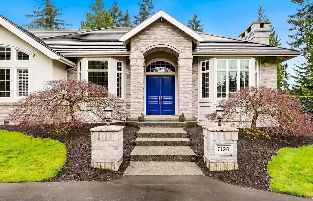 The Estate in Washington is a luxurious home located in a coveted luxury gated community now available for sale. This home located at 7120 259th Place NE, Redmond, Washington; offering 04 bedrooms and 03 bathrooms with 4,640 square feet of living spaces.