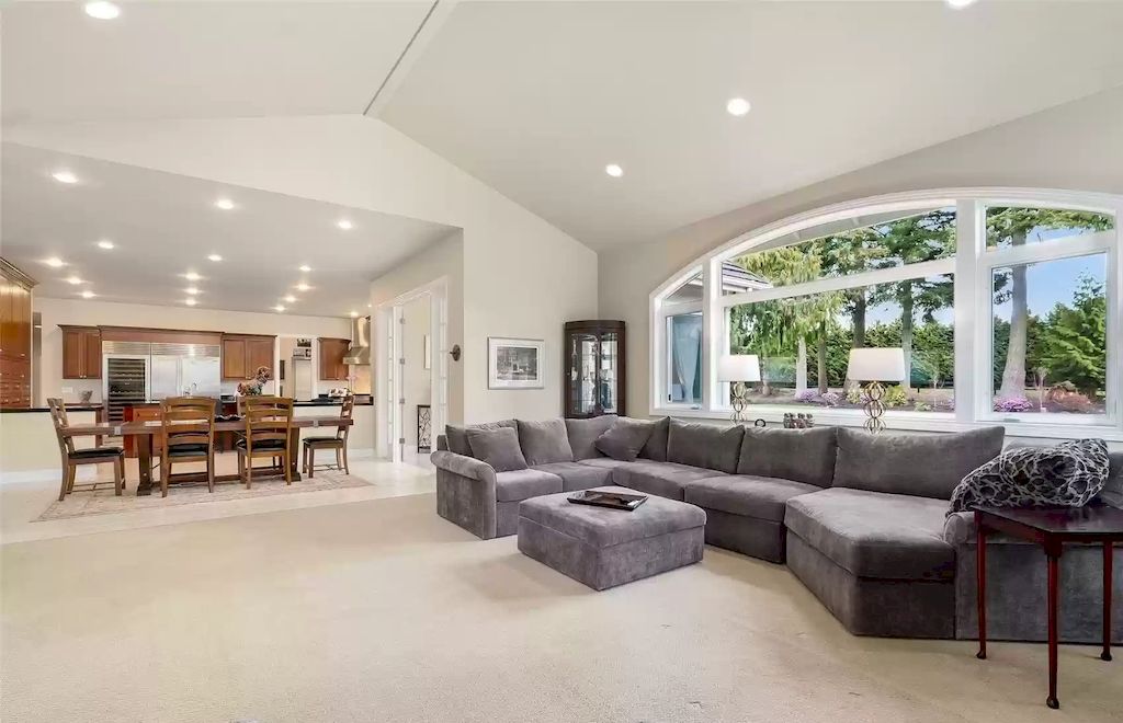 The Estate in Washington is a luxurious home located in a coveted luxury gated community now available for sale. This home located at 7120 259th Place NE, Redmond, Washington; offering 04 bedrooms and 03 bathrooms with 4,640 square feet of living spaces.