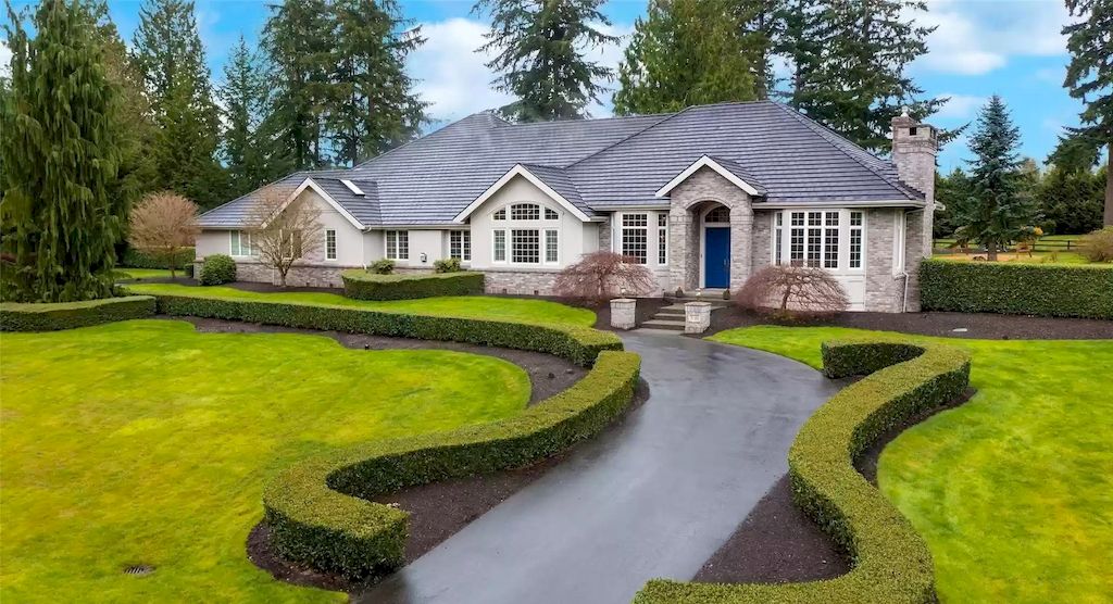 The Estate in Washington is a luxurious home located in a coveted luxury gated community now available for sale. This home located at 7120 259th Place NE, Redmond, Washington; offering 04 bedrooms and 03 bathrooms with 4,640 square feet of living spaces.