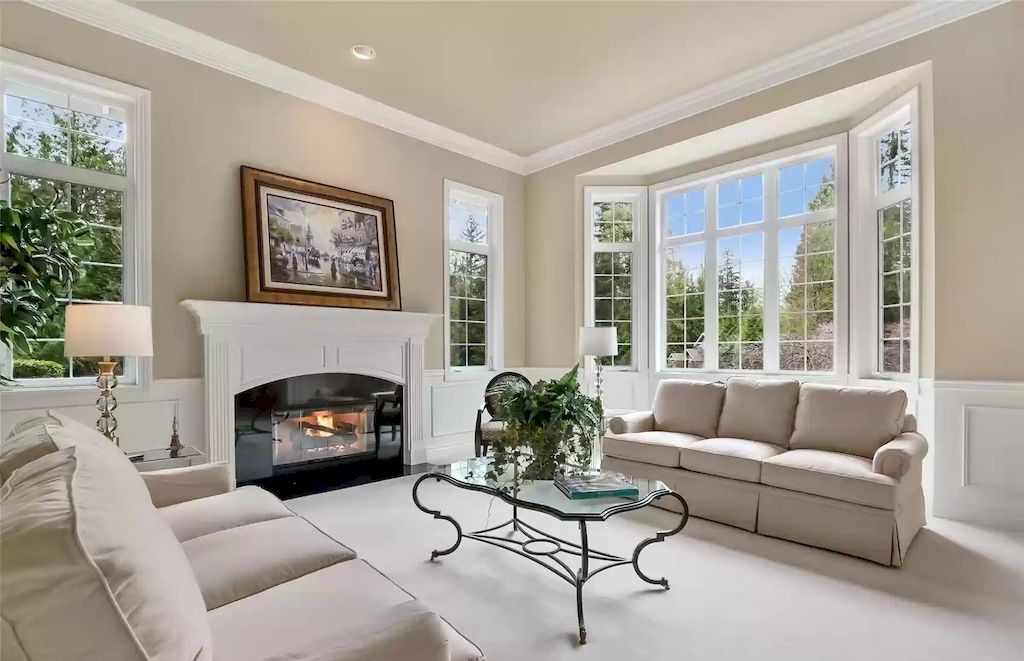 The Estate in Washington is a luxurious home located in a coveted luxury gated community now available for sale. This home located at 7120 259th Place NE, Redmond, Washington; offering 04 bedrooms and 03 bathrooms with 4,640 square feet of living spaces.