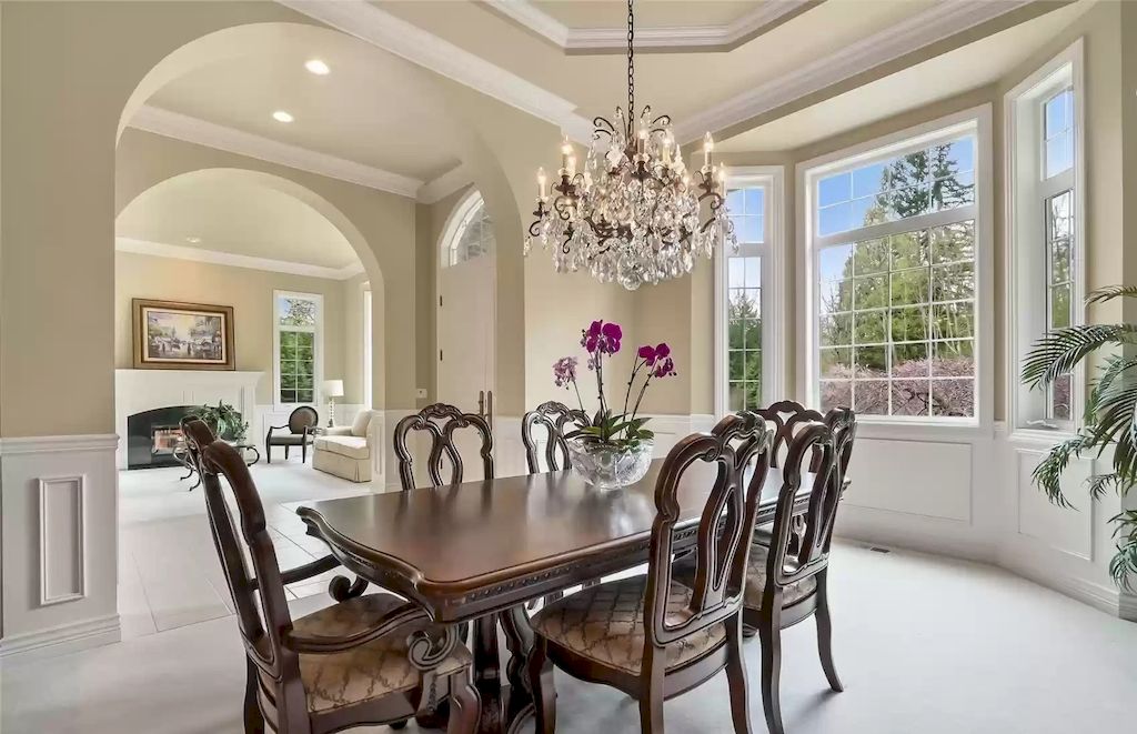 The Estate in Washington is a luxurious home located in a coveted luxury gated community now available for sale. This home located at 7120 259th Place NE, Redmond, Washington; offering 04 bedrooms and 03 bathrooms with 4,640 square feet of living spaces.