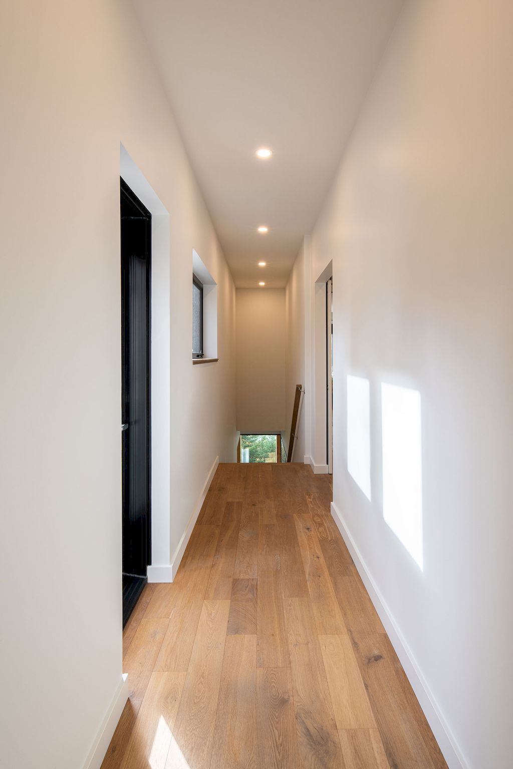 Prefabricated Country Home in Canada by Figurr Architects Colective 16