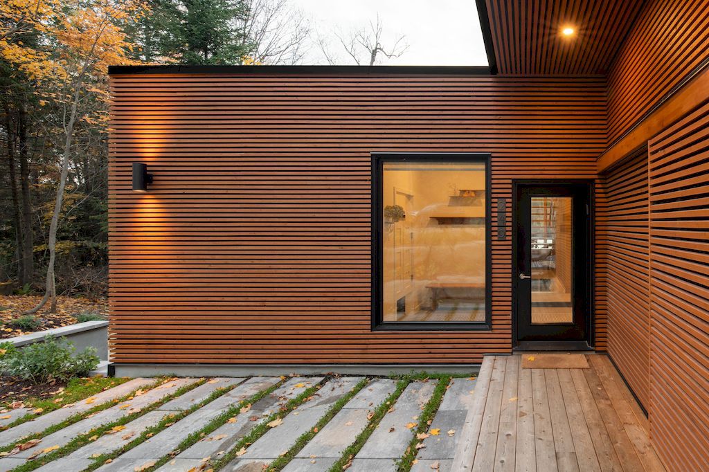 Prefabricated Country Home in Canada by Figurr Architects Colective 5