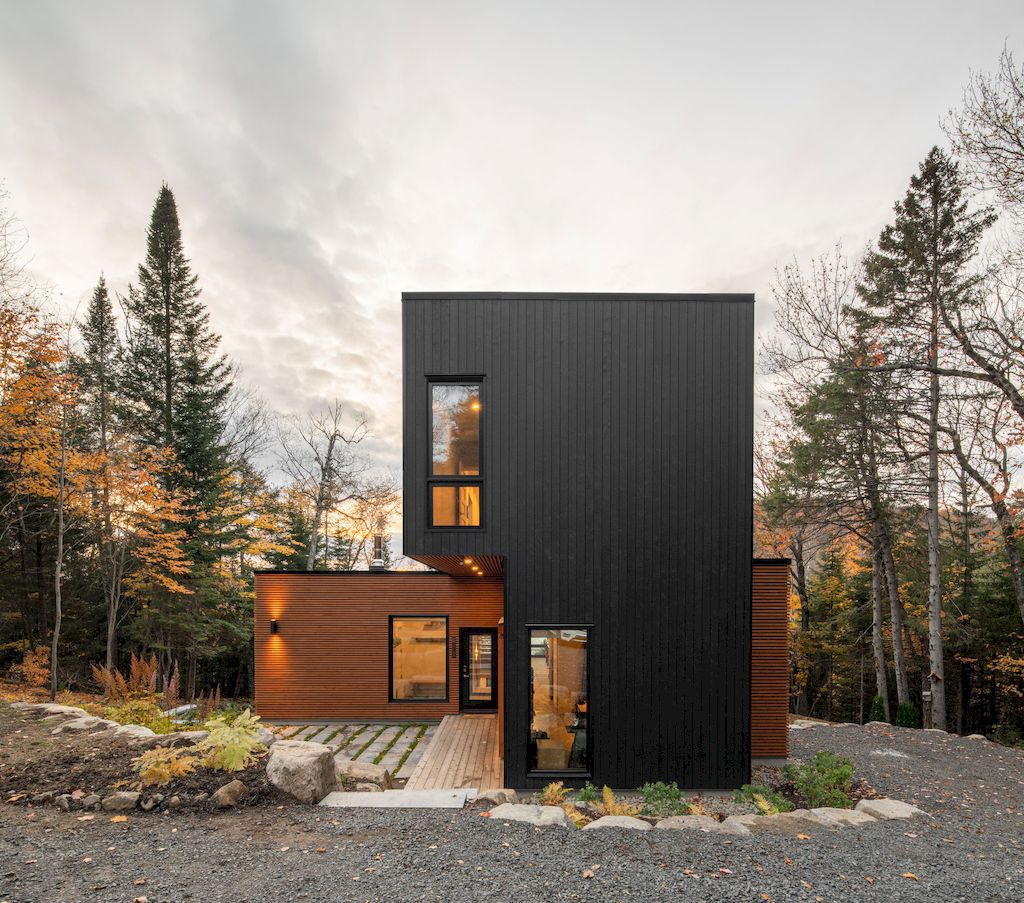 Prefabricated Country Home in Canada by Figurr Architects Colective 7