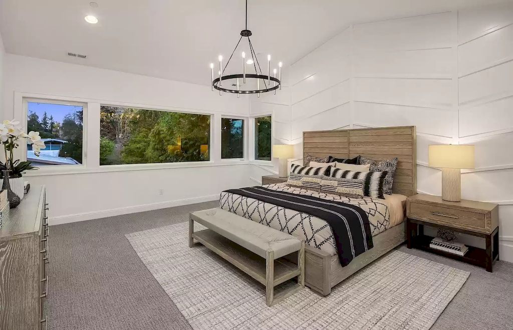 The Estate in Washington is a luxurious home located on a private and spacious lot now available for sale. This home located at 9046 SE 61st St, Mercer Island, Washington; offering 05 bedrooms and 05 bathrooms with 3,826 square feet of living spaces. 