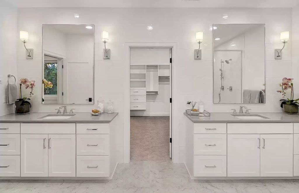 The Estate in Washington is a luxurious home located on a private and spacious lot now available for sale. This home located at 9046 SE 61st St, Mercer Island, Washington; offering 05 bedrooms and 05 bathrooms with 3,826 square feet of living spaces. 