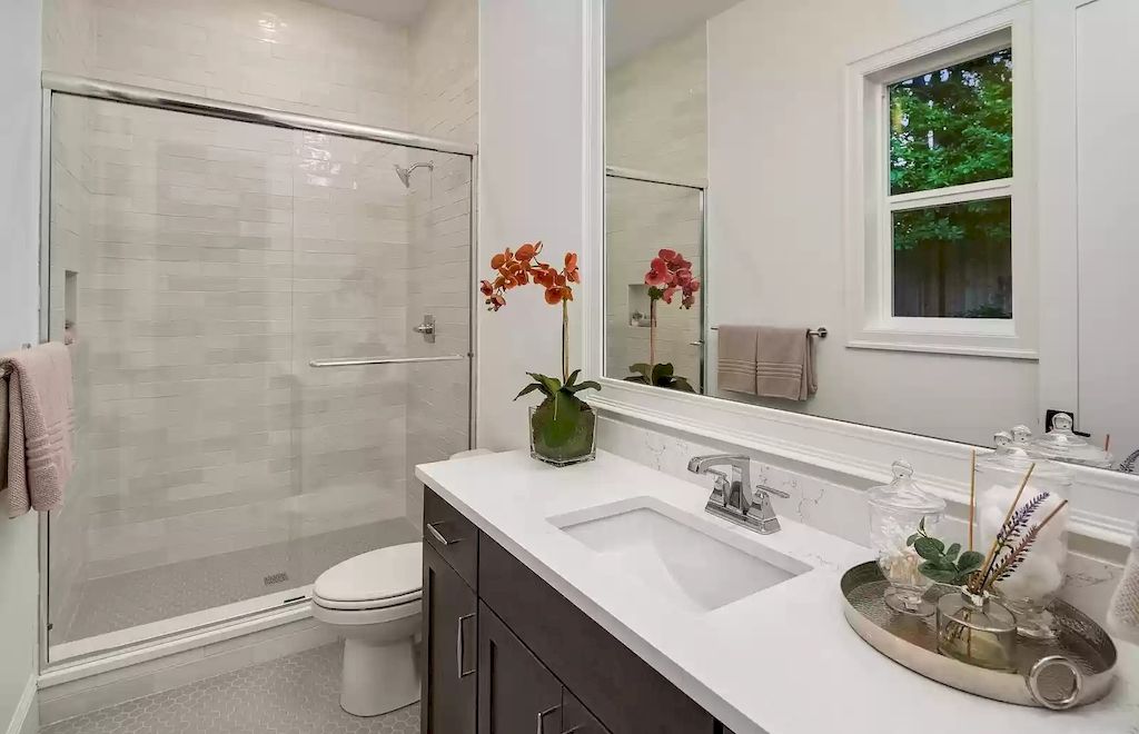 The Estate in Washington is a luxurious home located on a private and spacious lot now available for sale. This home located at 9046 SE 61st St, Mercer Island, Washington; offering 05 bedrooms and 05 bathrooms with 3,826 square feet of living spaces. 