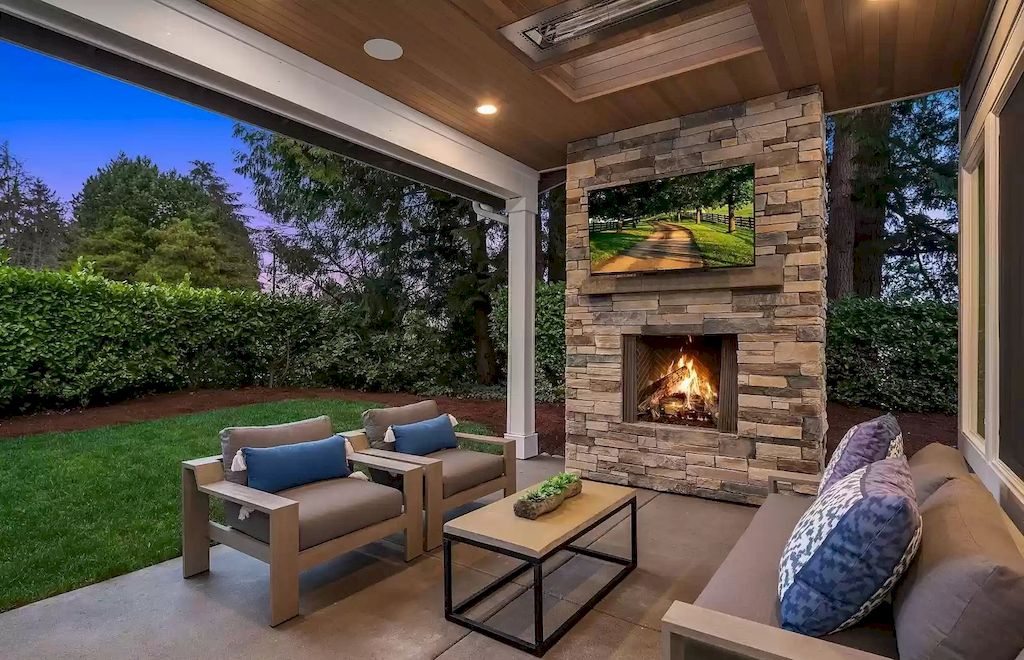 The Estate in Washington is a luxurious home located on a private and spacious lot now available for sale. This home located at 9046 SE 61st St, Mercer Island, Washington; offering 05 bedrooms and 05 bathrooms with 3,826 square feet of living spaces. 