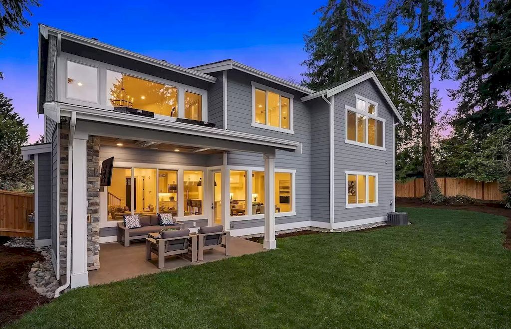 The Estate in Washington is a luxurious home located on a private and spacious lot now available for sale. This home located at 9046 SE 61st St, Mercer Island, Washington; offering 05 bedrooms and 05 bathrooms with 3,826 square feet of living spaces. 
