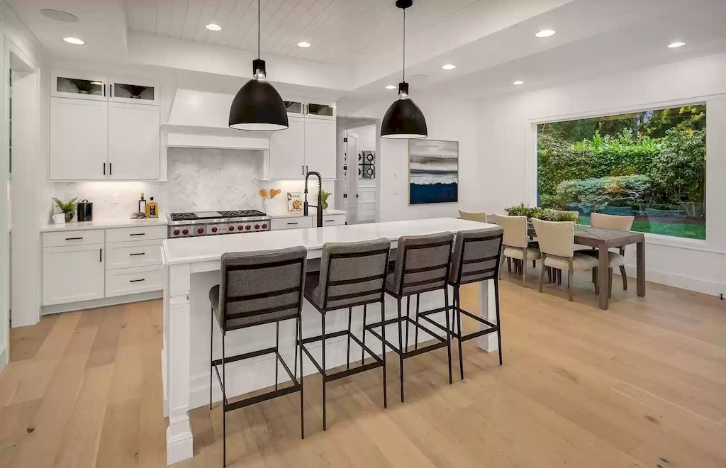 The Estate in Washington is a luxurious home located on a private and spacious lot now available for sale. This home located at 9046 SE 61st St, Mercer Island, Washington; offering 05 bedrooms and 05 bathrooms with 3,826 square feet of living spaces. 