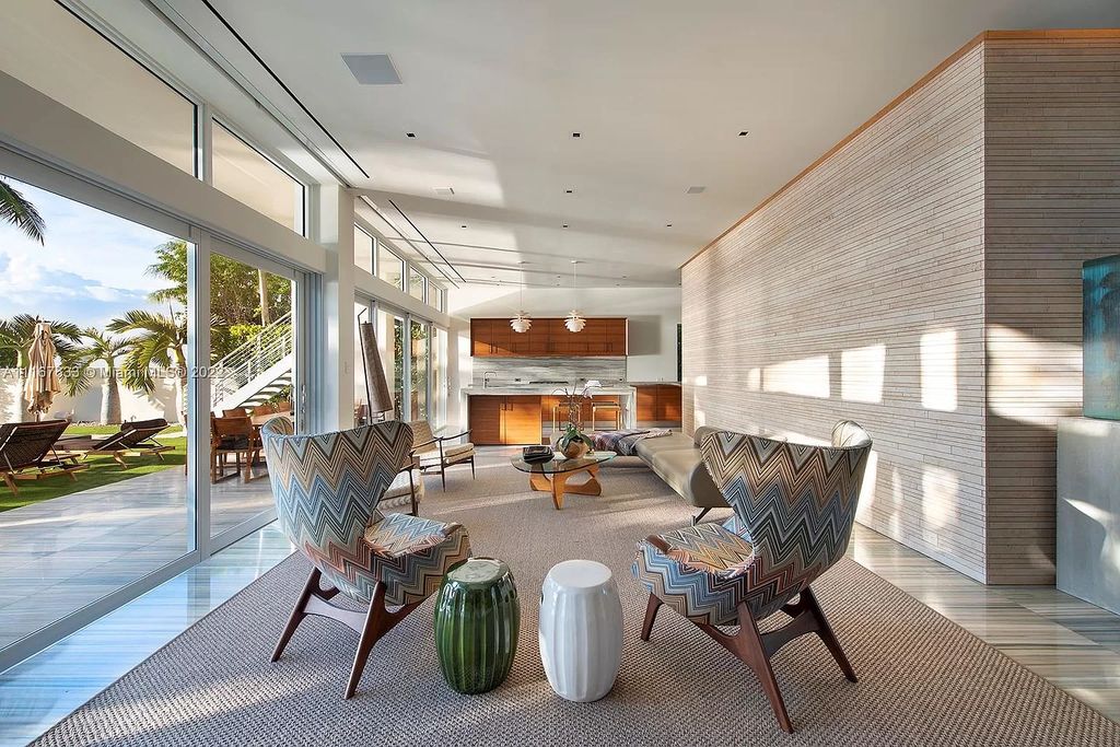 Vintage chairs can describe their own story with their eye-catching shapes and attractive patterns. Gather a few of a kind of chairs, coughs, and ottomans together in your living room or you totally may try "mix and match" styles for even more intrigue look. 