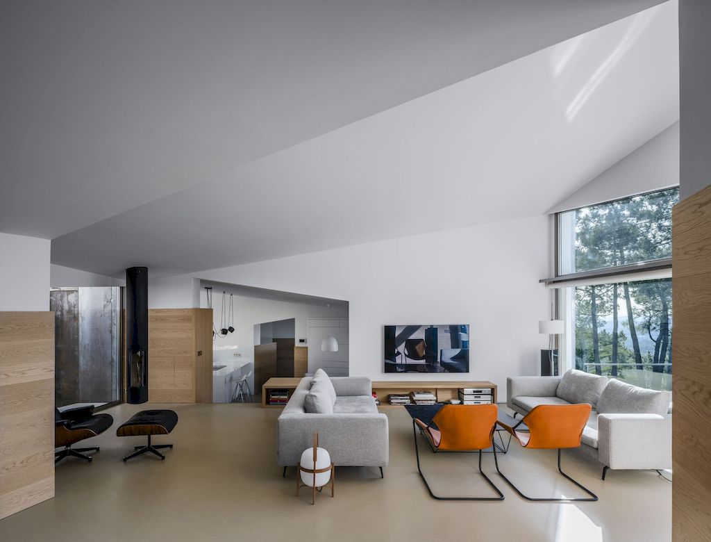 Szoke House harmony with landscape by Aranguren Gallegos Arquitectos 3