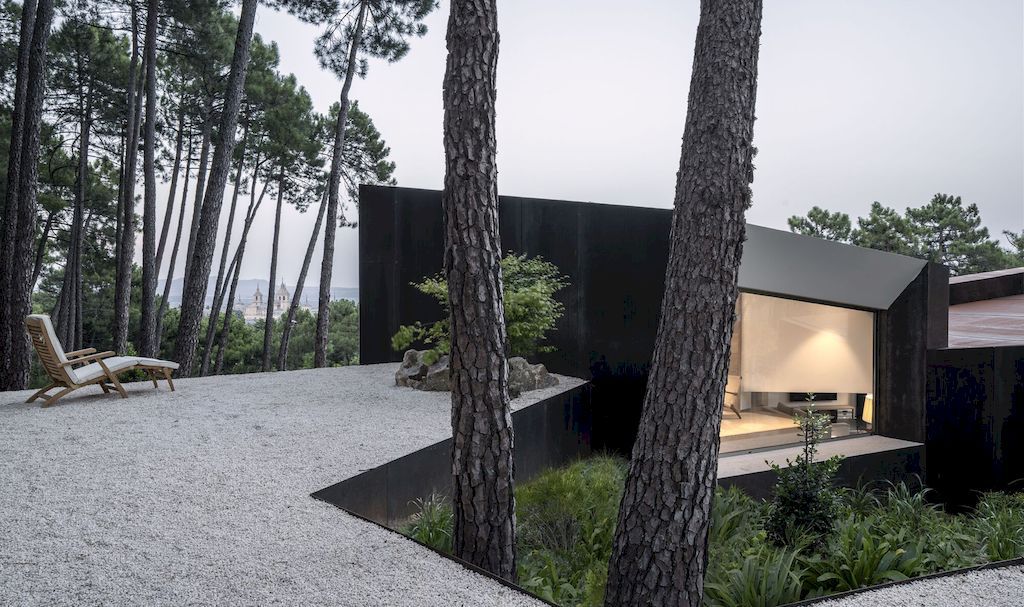 Szoke House harmony with landscape by Aranguren Gallegos Arquitectos 7
