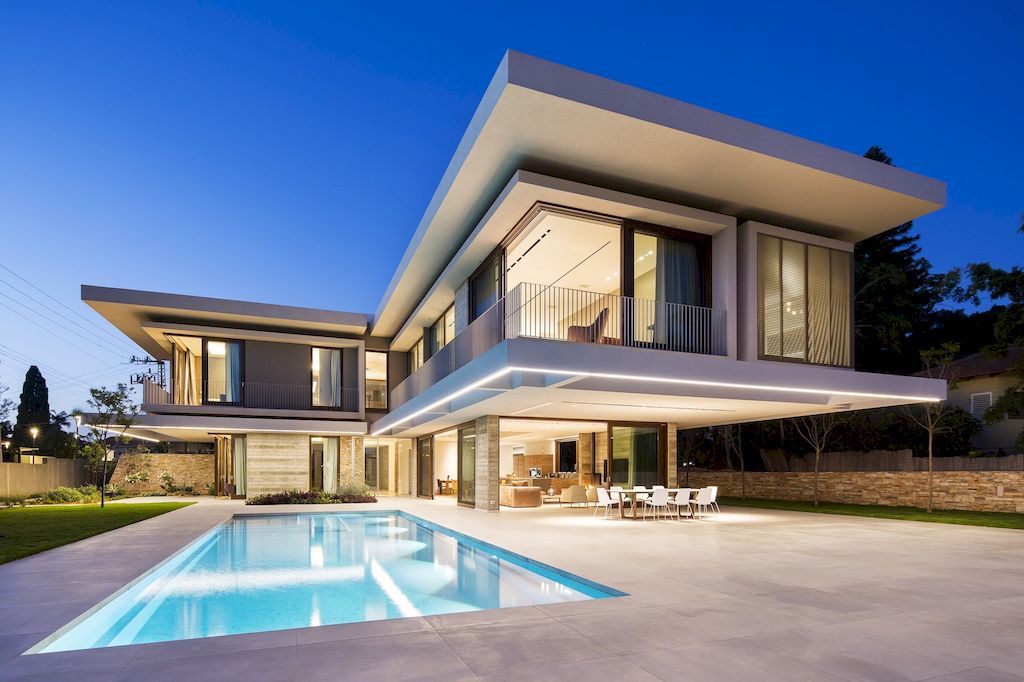 TLV House Luxury House in Suburb of Tel Aviv by Metropole Architects 15