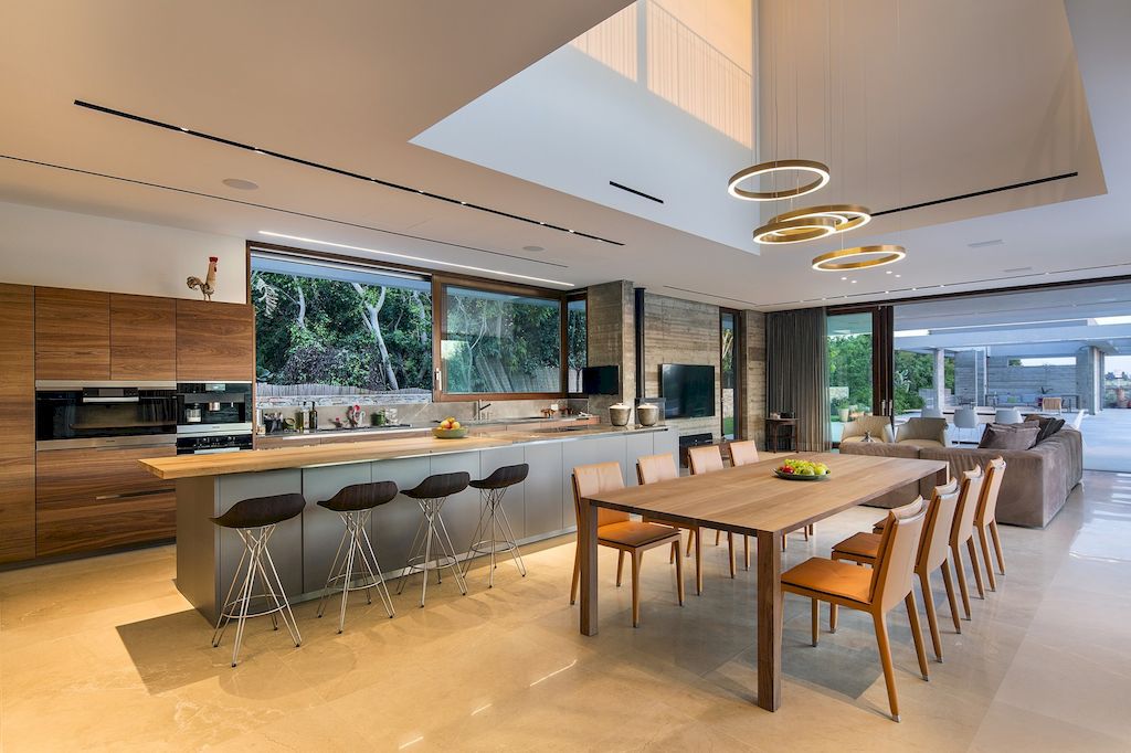 TLV House Luxury House in Suburb of Tel Aviv by Metropole Architects 27