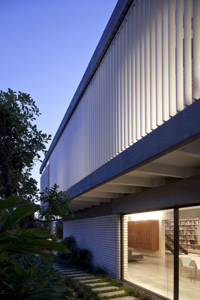 The Rechter House Modern Two storey Home by Pitsou Kedem Architects 12