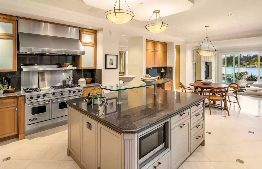 The Estate in Washington is a luxurious home with the hallmarks of grace, grandeur and privacy now available for sale. This home located at 3602 Evergreen Point Road, Medina, Washington; offering 04 bedrooms and 06 bathrooms with 6,520 square feet of living spaces.