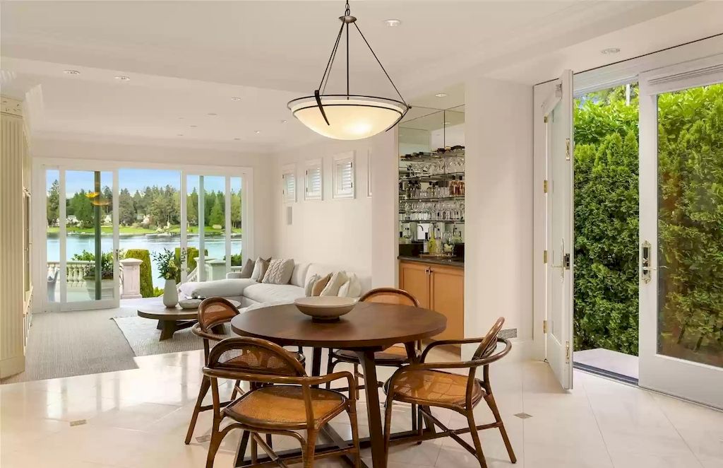 The Estate in Washington is a luxurious home with the hallmarks of grace, grandeur and privacy now available for sale. This home located at 3602 Evergreen Point Road, Medina, Washington; offering 04 bedrooms and 06 bathrooms with 6,520 square feet of living spaces.