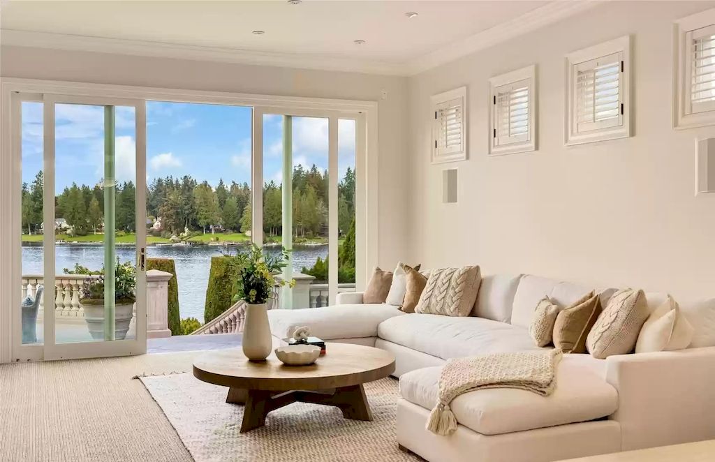 The Estate in Washington is a luxurious home with the hallmarks of grace, grandeur and privacy now available for sale. This home located at 3602 Evergreen Point Road, Medina, Washington; offering 04 bedrooms and 06 bathrooms with 6,520 square feet of living spaces.