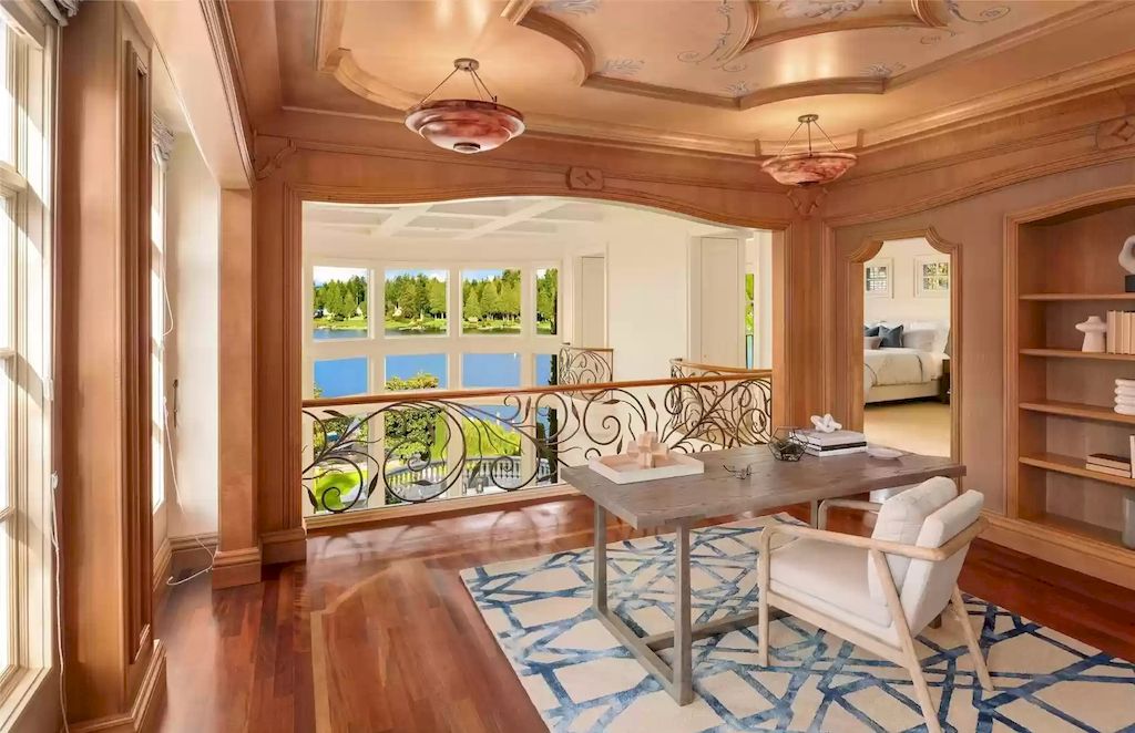 The Estate in Washington is a luxurious home with the hallmarks of grace, grandeur and privacy now available for sale. This home located at 3602 Evergreen Point Road, Medina, Washington; offering 04 bedrooms and 06 bathrooms with 6,520 square feet of living spaces.