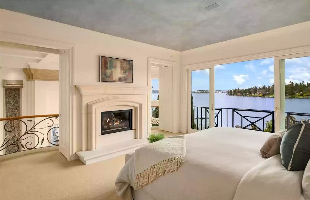 The Estate in Washington is a luxurious home with the hallmarks of grace, grandeur and privacy now available for sale. This home located at 3602 Evergreen Point Road, Medina, Washington; offering 04 bedrooms and 06 bathrooms with 6,520 square feet of living spaces.