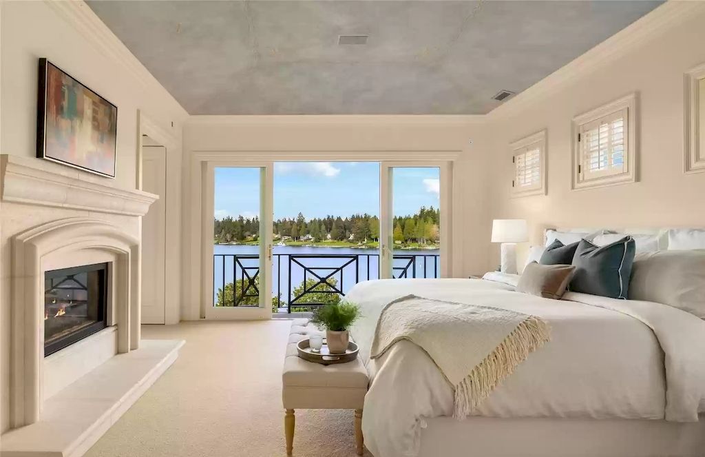 The Estate in Washington is a luxurious home with the hallmarks of grace, grandeur and privacy now available for sale. This home located at 3602 Evergreen Point Road, Medina, Washington; offering 04 bedrooms and 06 bathrooms with 6,520 square feet of living spaces.