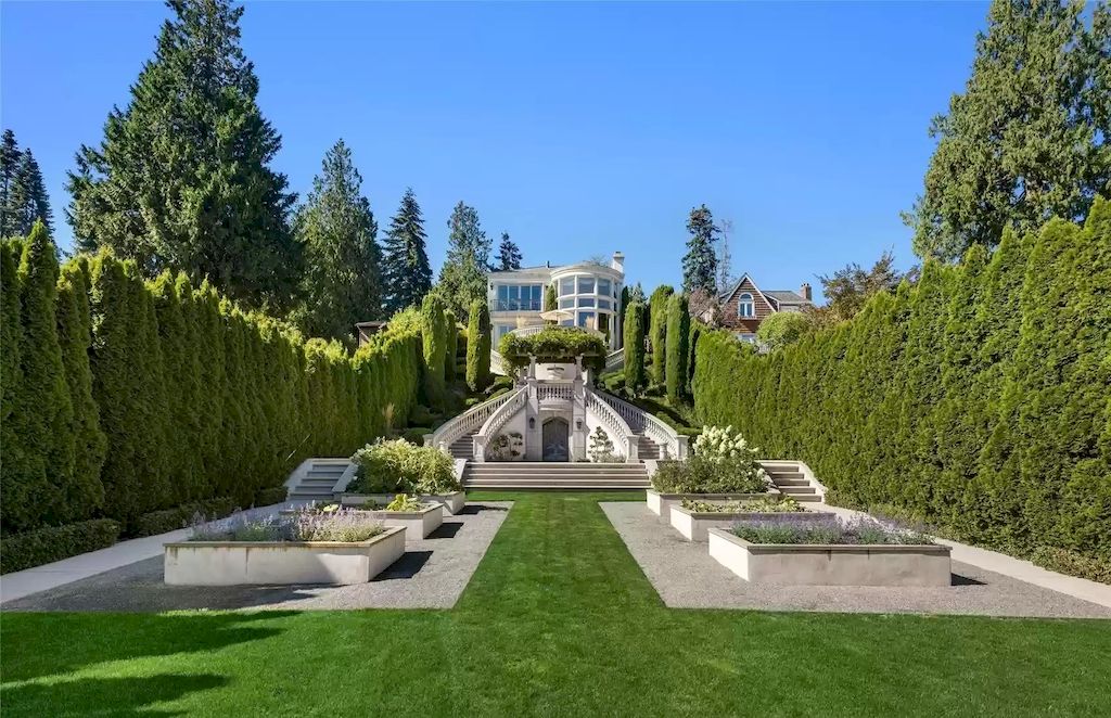 The Estate in Washington is a luxurious home with the hallmarks of grace, grandeur and privacy now available for sale. This home located at 3602 Evergreen Point Road, Medina, Washington; offering 04 bedrooms and 06 bathrooms with 6,520 square feet of living spaces.