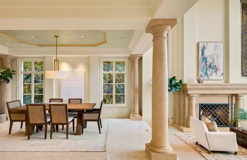 The Estate in Washington is a luxurious home with the hallmarks of grace, grandeur and privacy now available for sale. This home located at 3602 Evergreen Point Road, Medina, Washington; offering 04 bedrooms and 06 bathrooms with 6,520 square feet of living spaces.