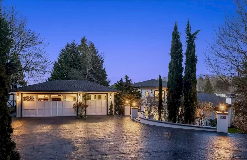 The Estate in Washington is a luxurious home beautifully and thoughtfully built in a grand-scale elegance for now available for sale. This home located at 8430 Hunts Point Lane, Hunts Point, Washington; offering 05 bedrooms and 05 bathrooms with 5,270 square feet of living spaces. 