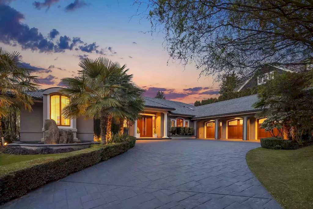The Estate in Washington is a luxurious home highly curated landscape with an easy effort to the lake now available for sale. This home located at 8900 N Mercer Way, Mercer Island, Washington; offering 04 bedrooms and 05 bathrooms with 5,953 square feet of living spaces. 