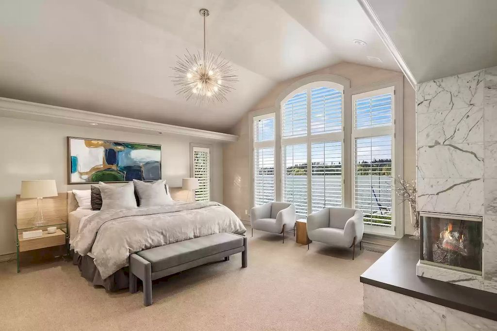 The Estate in Washington is a luxurious home highly curated landscape with an easy effort to the lake now available for sale. This home located at 8900 N Mercer Way, Mercer Island, Washington; offering 04 bedrooms and 05 bathrooms with 5,953 square feet of living spaces. 