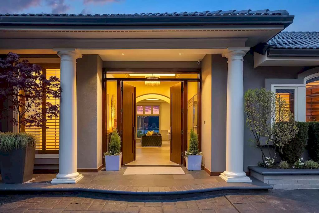 The Estate in Washington is a luxurious home highly curated landscape with an easy effort to the lake now available for sale. This home located at 8900 N Mercer Way, Mercer Island, Washington; offering 04 bedrooms and 05 bathrooms with 5,953 square feet of living spaces. 