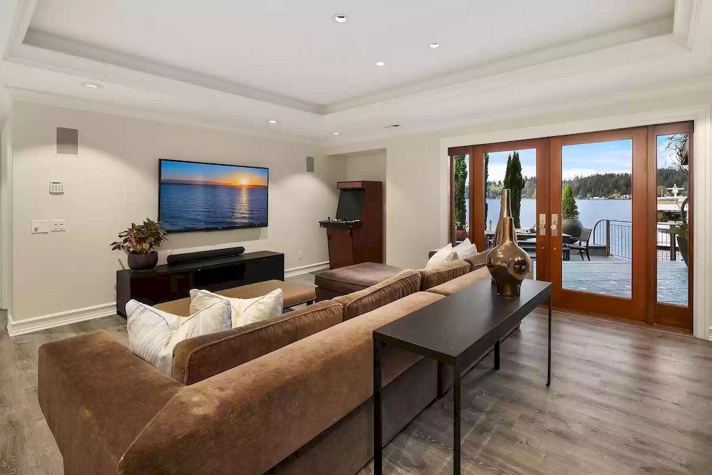 The Estate in Washington is a luxurious home highly curated landscape with an easy effort to the lake now available for sale. This home located at 8900 N Mercer Way, Mercer Island, Washington; offering 04 bedrooms and 05 bathrooms with 5,953 square feet of living spaces. 
