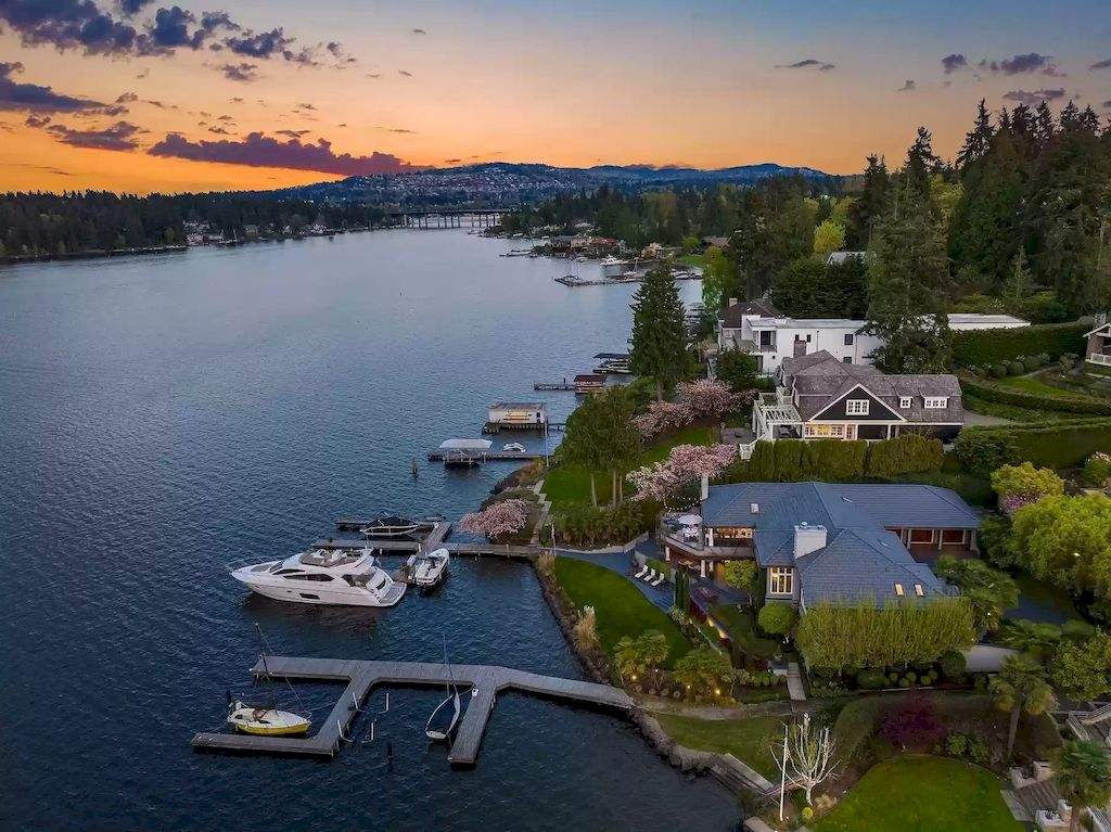 The Estate in Washington is a luxurious home highly curated landscape with an easy effort to the lake now available for sale. This home located at 8900 N Mercer Way, Mercer Island, Washington; offering 04 bedrooms and 05 bathrooms with 5,953 square feet of living spaces. 