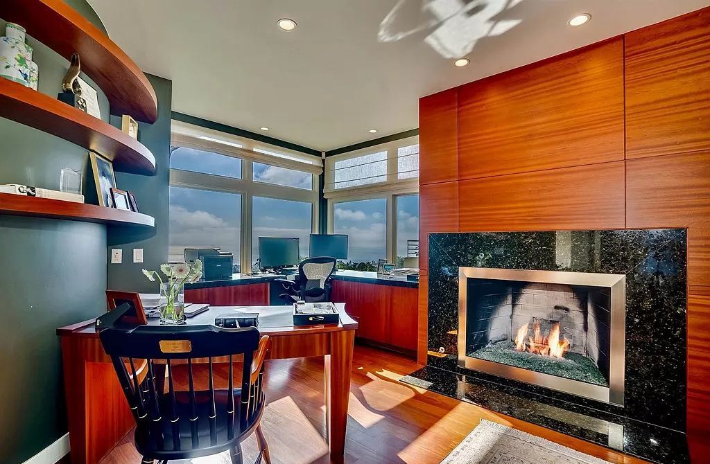 The Home in La Jolla is a classic contemporary estate has sweeping panoramic views of both the ocean and La Jolla Country Club Golf Course now available for sale. This house located at 6848 Country Club Dr, La Jolla, California