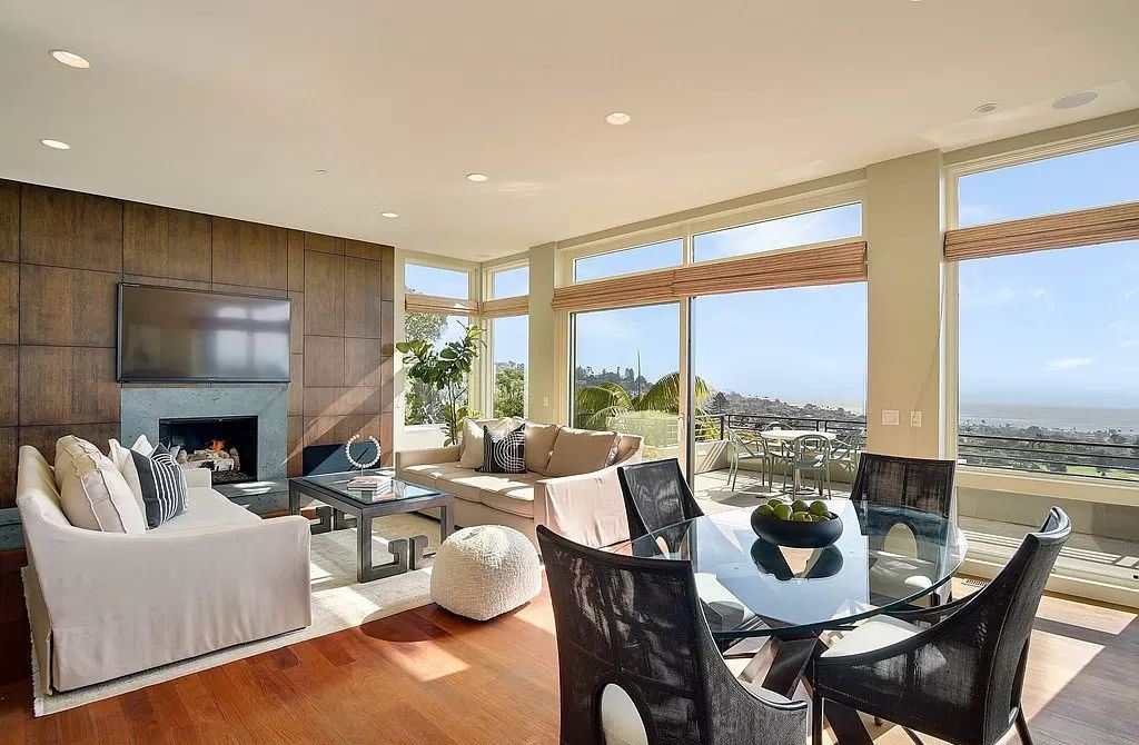 The Home in La Jolla is a classic contemporary estate has sweeping panoramic views of both the ocean and La Jolla Country Club Golf Course now available for sale. This house located at 6848 Country Club Dr, La Jolla, California