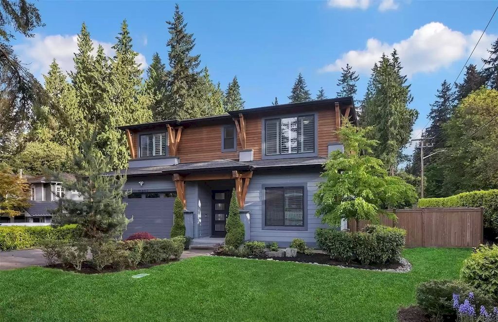 The House in Bellevue is covered outdoor living perfect for year-round enjoyment, now available for sale. This home located at 10803 SE 25th Place, Bellevue, Washington